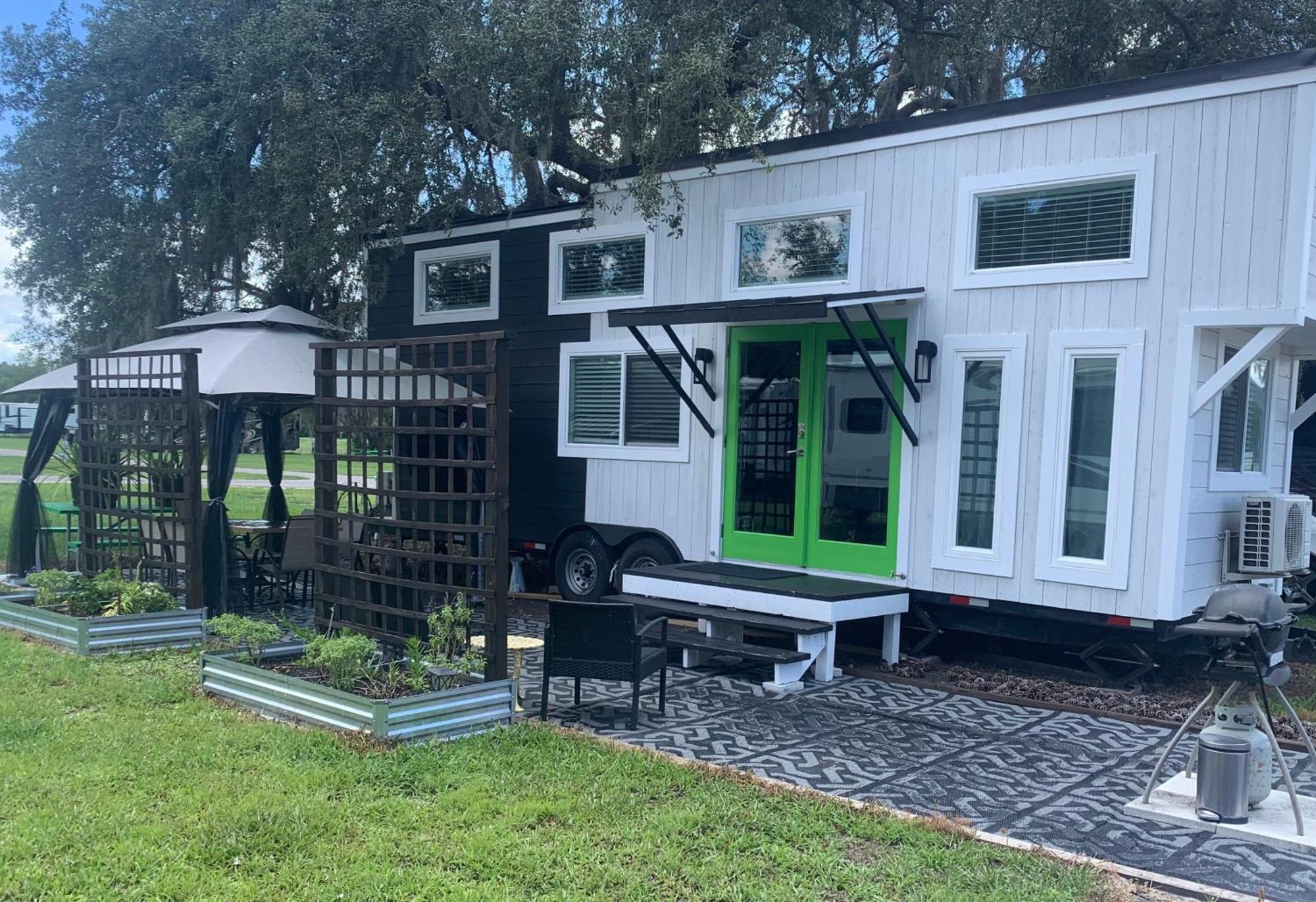Pet Friendly, Modern Tiny House In Vibrant Clermont Exterior foto